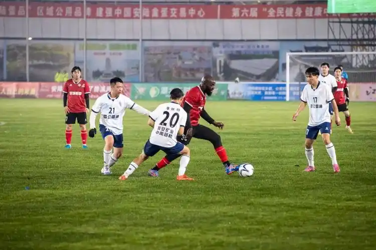 中超联赛：武汉三镇 VS 山东泰山